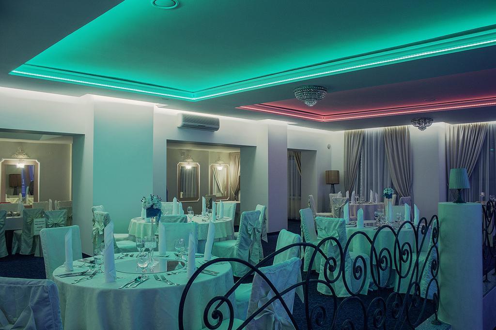 Hotel Nowy Dwor W Zaczerniu Rzeszow Exterior photo