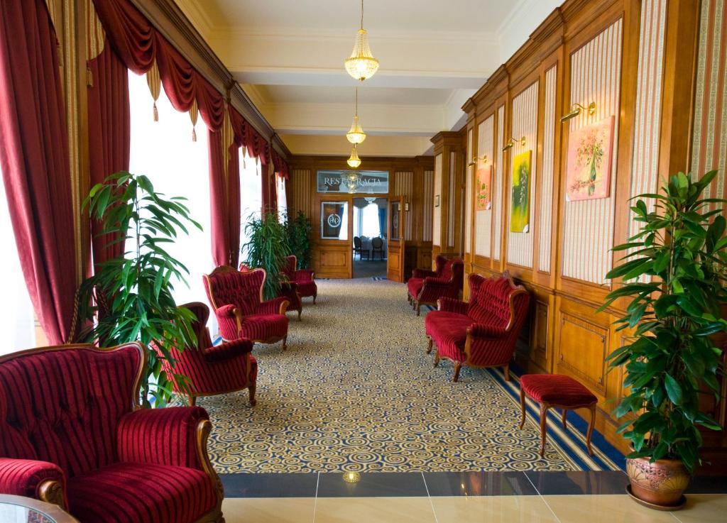 Hotel Nowy Dwor W Zaczerniu Rzeszow Exterior photo