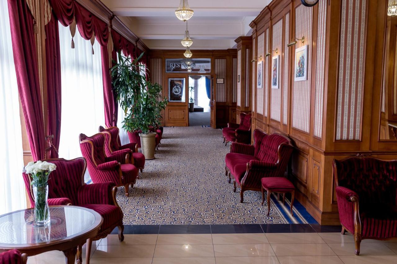Hotel Nowy Dwor W Zaczerniu Rzeszow Exterior photo