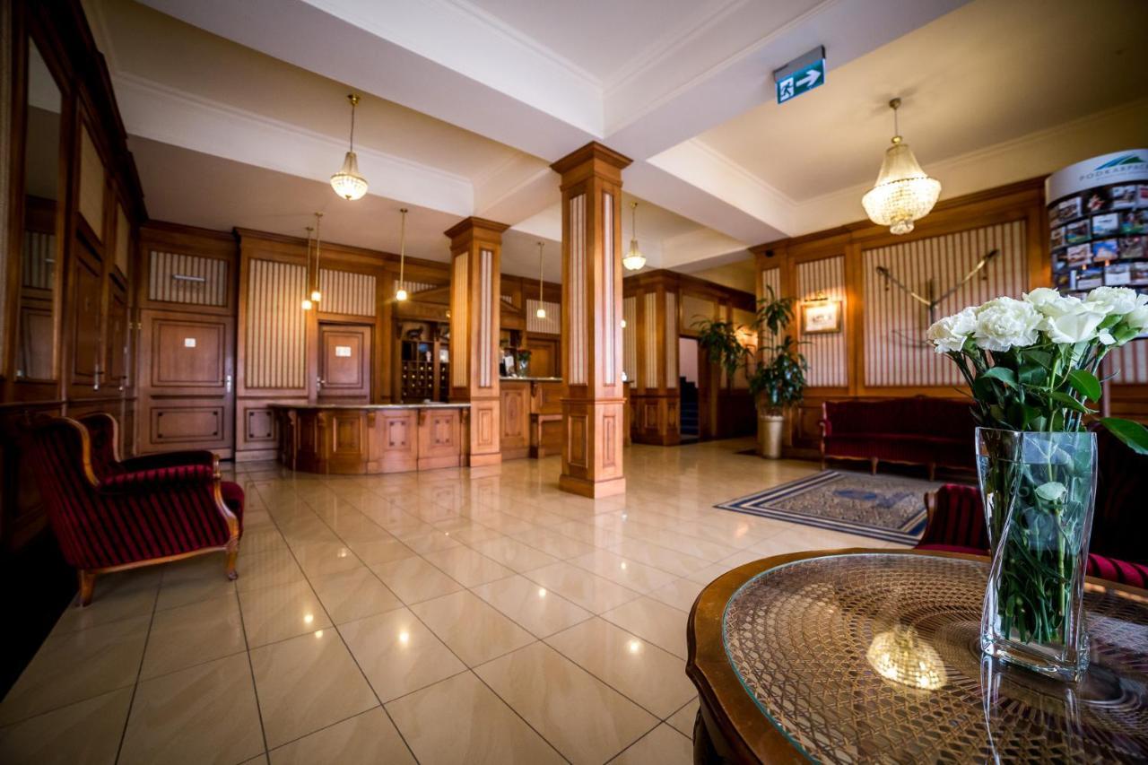 Hotel Nowy Dwor W Zaczerniu Rzeszow Exterior photo