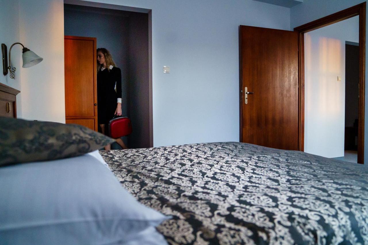 Hotel Nowy Dwor W Zaczerniu Rzeszow Exterior photo