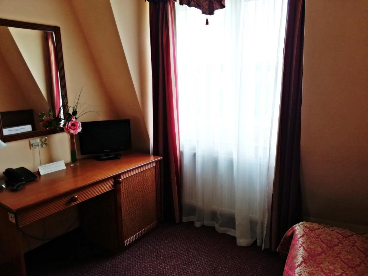 Hotel Nowy Dwor W Zaczerniu Rzeszow Exterior photo